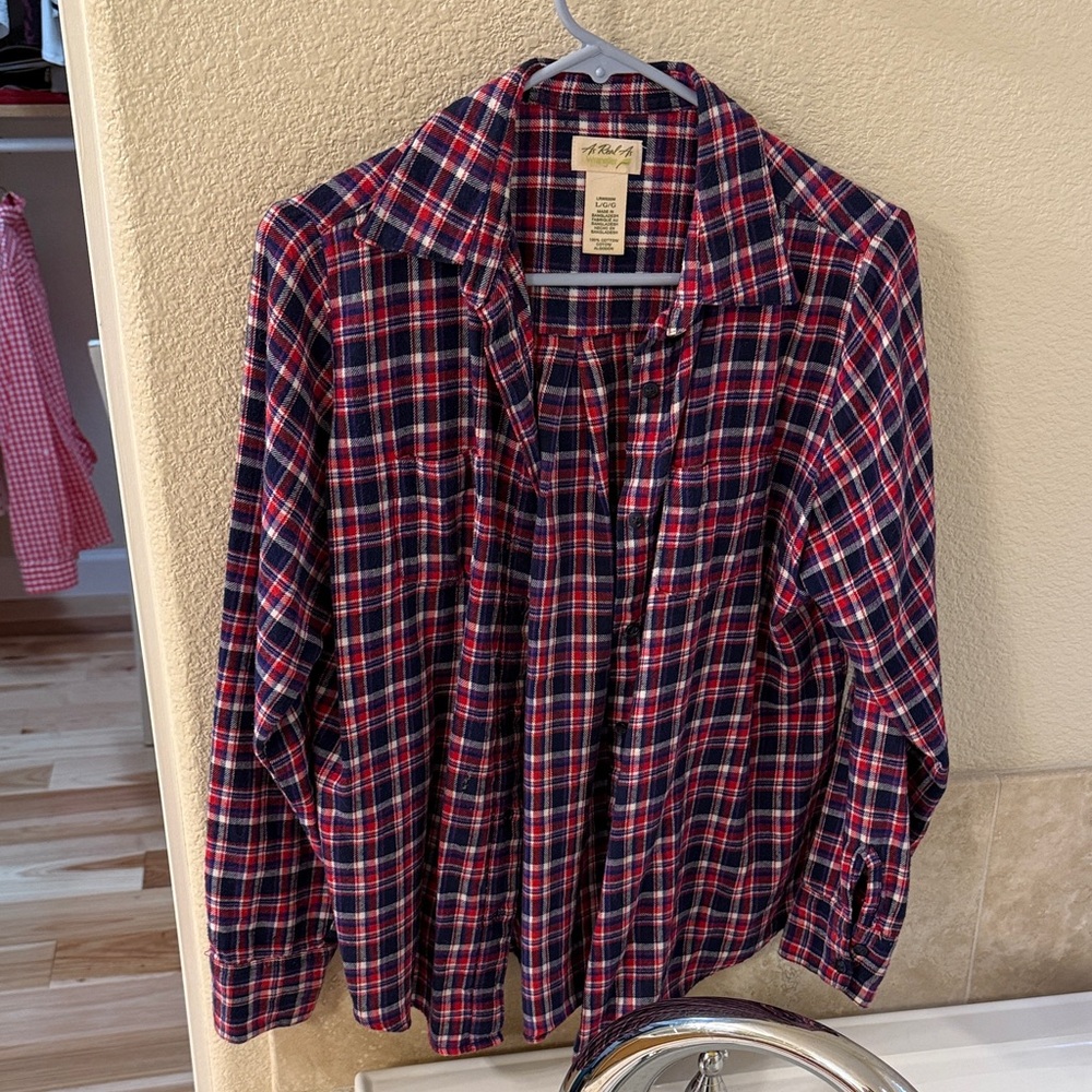 Wrangler Red and Blue Plaid Button Down Shirt